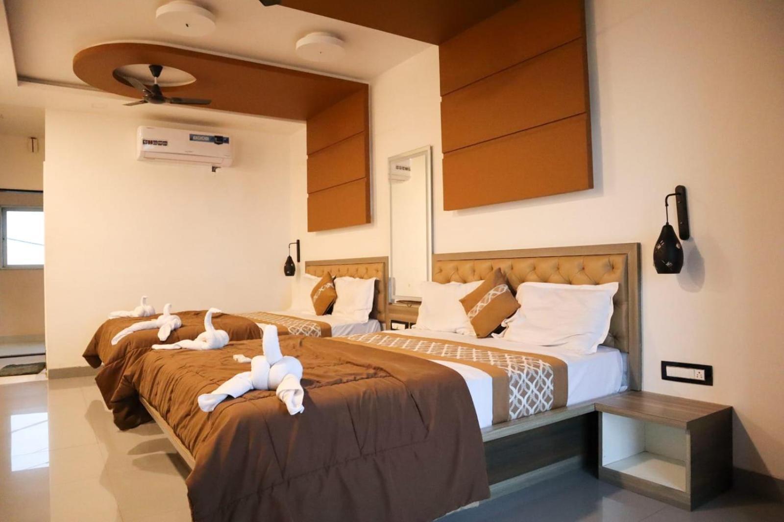 Hollywood Palace Resort Panchgani Eksteriør bilde