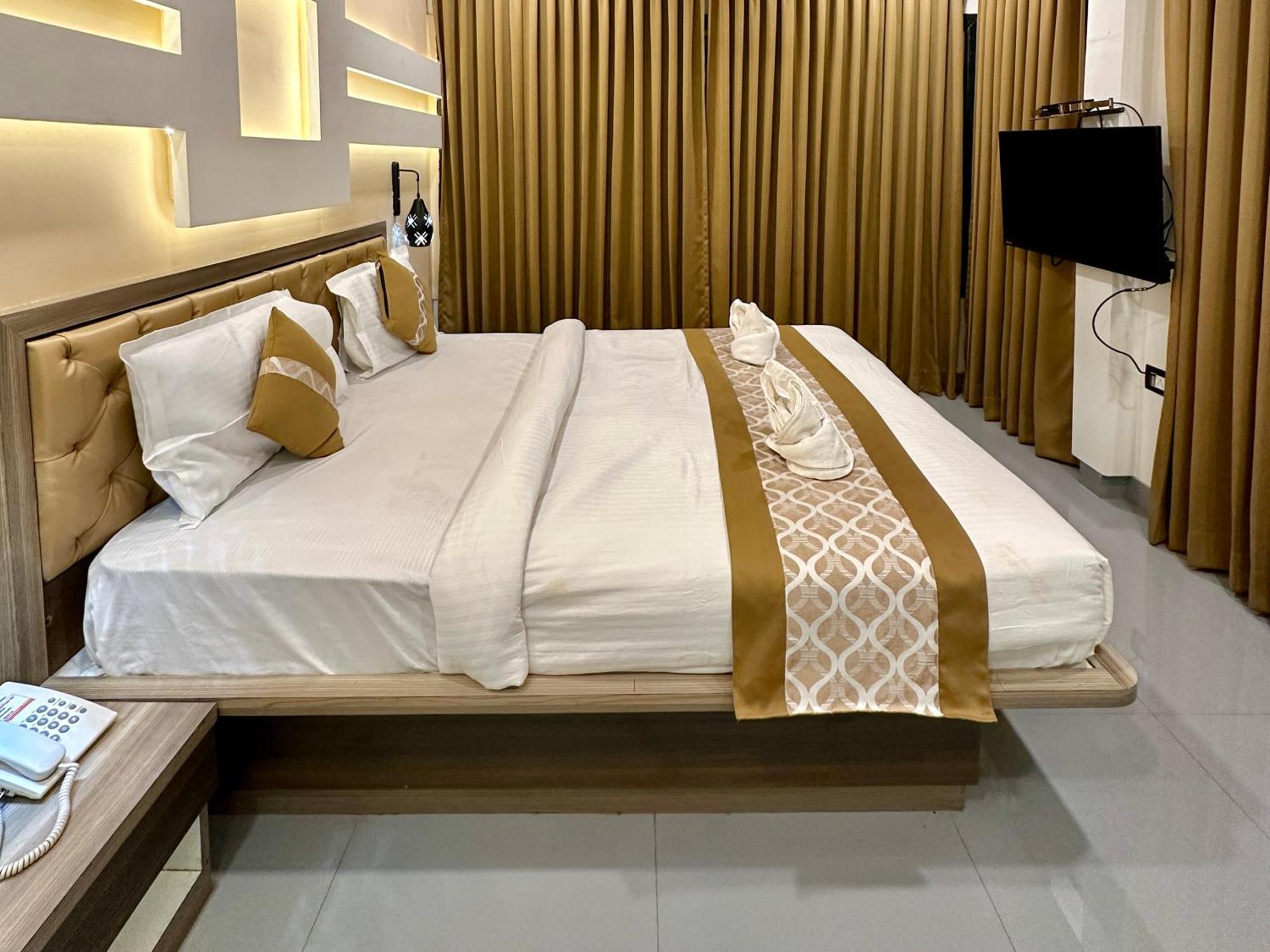 Hollywood Palace Resort Panchgani Eksteriør bilde