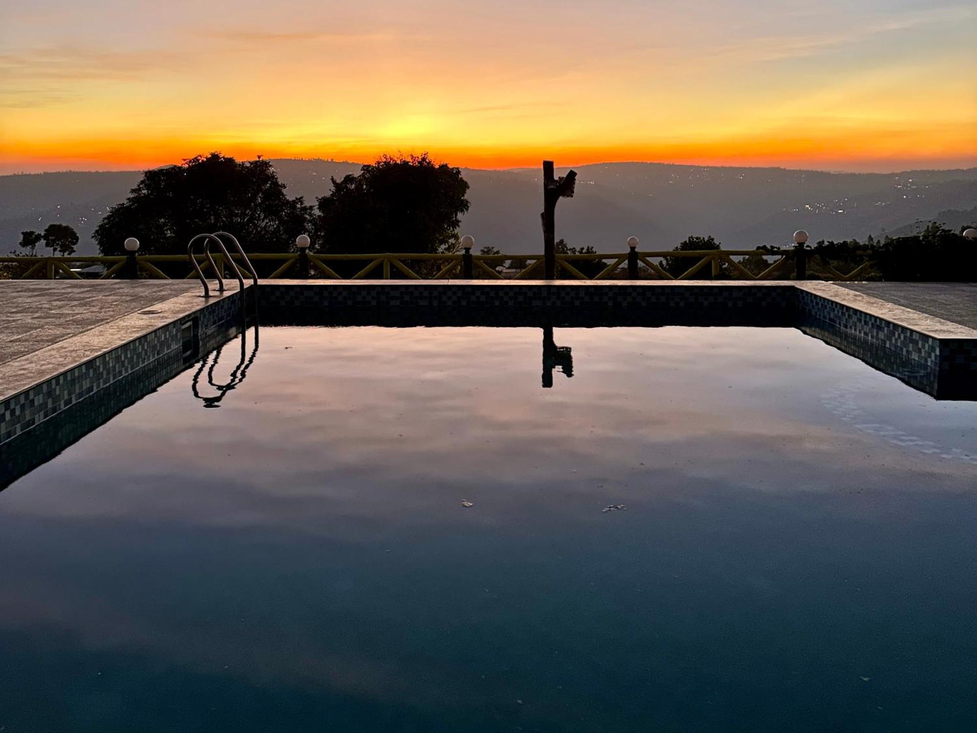 Hollywood Palace Resort Panchgani Eksteriør bilde
