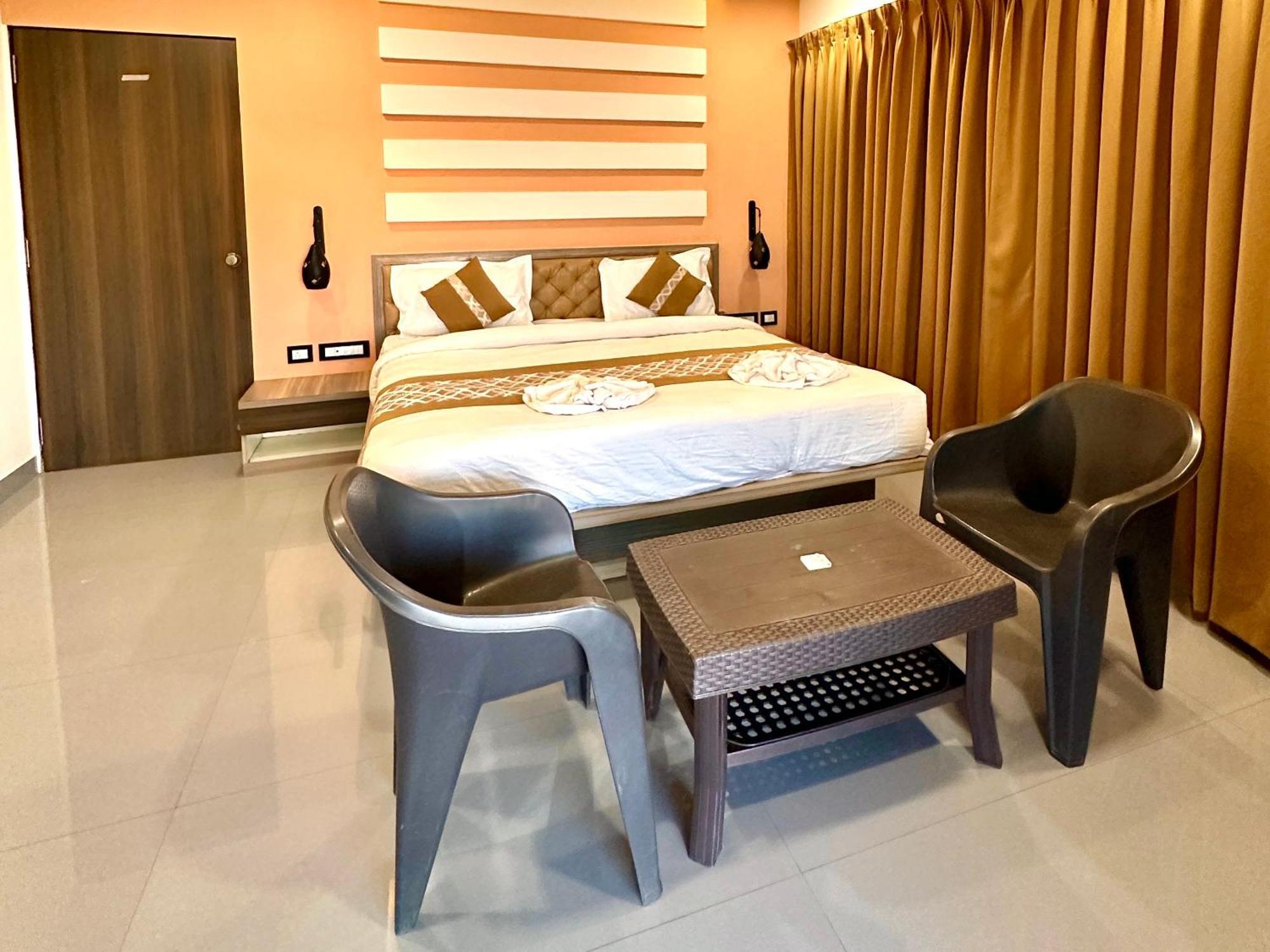 Hollywood Palace Resort Panchgani Eksteriør bilde